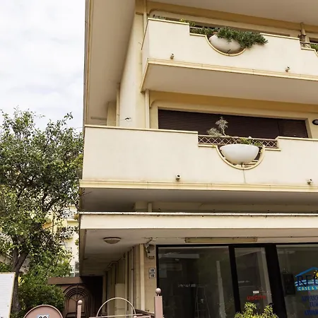 We - Dollaro House $ *